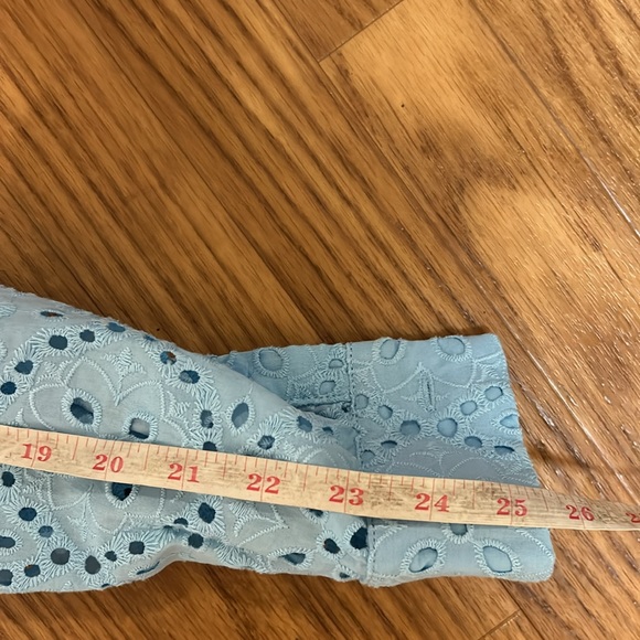 On 34th Blue Cotton Eyelet High/Low Blouse SZ XS - Picture 8 of 10